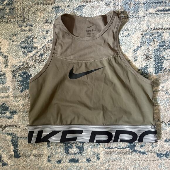 Nike sports bra - Picture 1 of 3